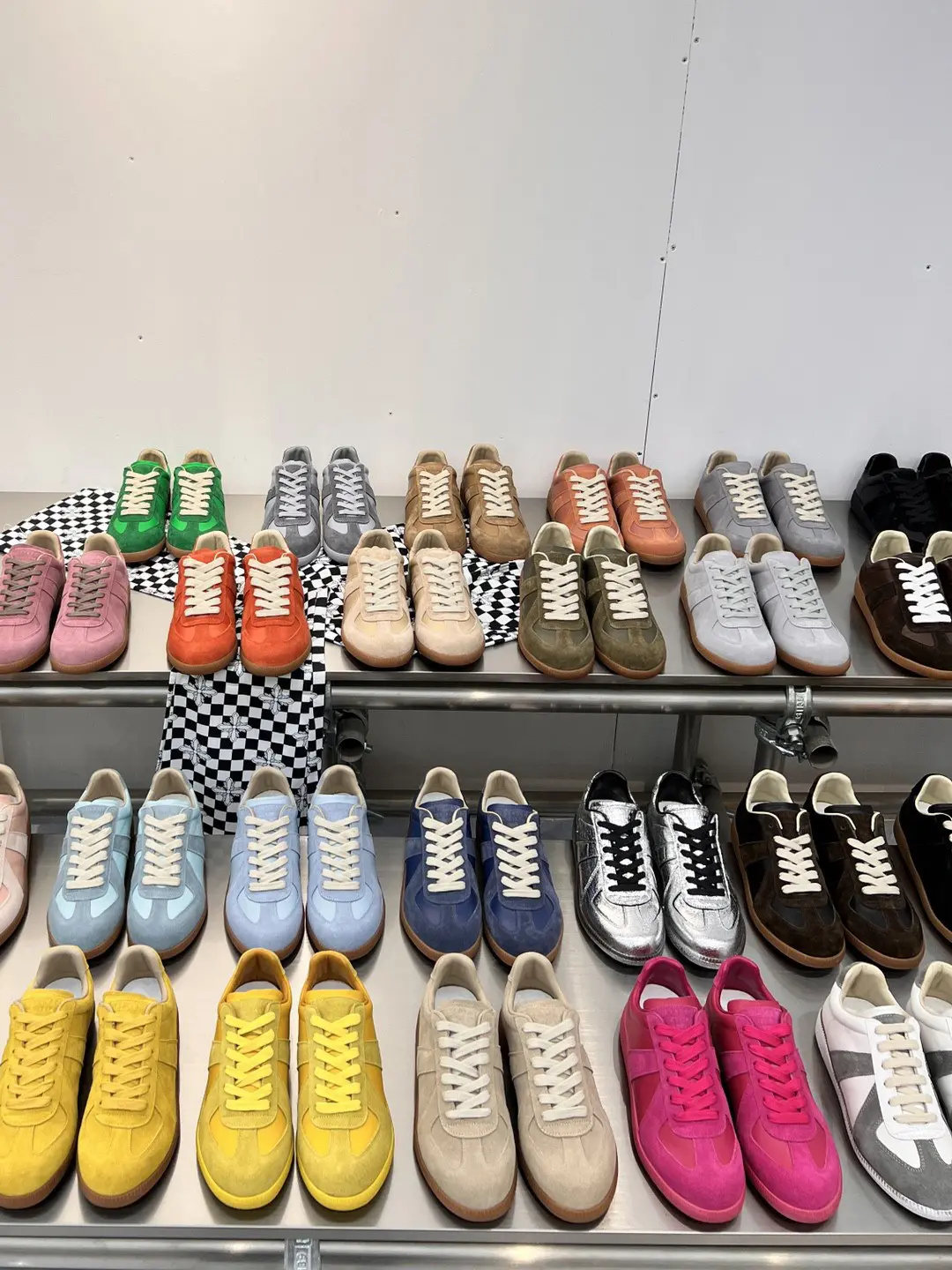 High-End Niche Classic Retro Versatile Graffiti Splatter Leather Sneakers Unisex Couple Genuine Leather White Sneakers Board Shoes